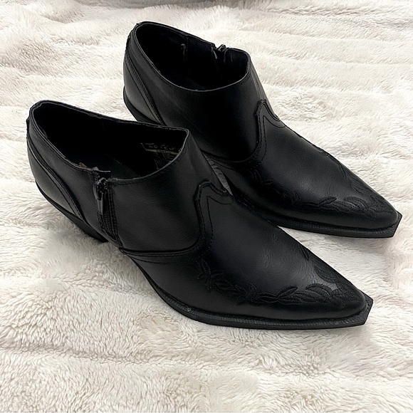 Roper Emma Black Western Style Ankle Booties with Stitch Detail Size 8 - Picture 4 of 16